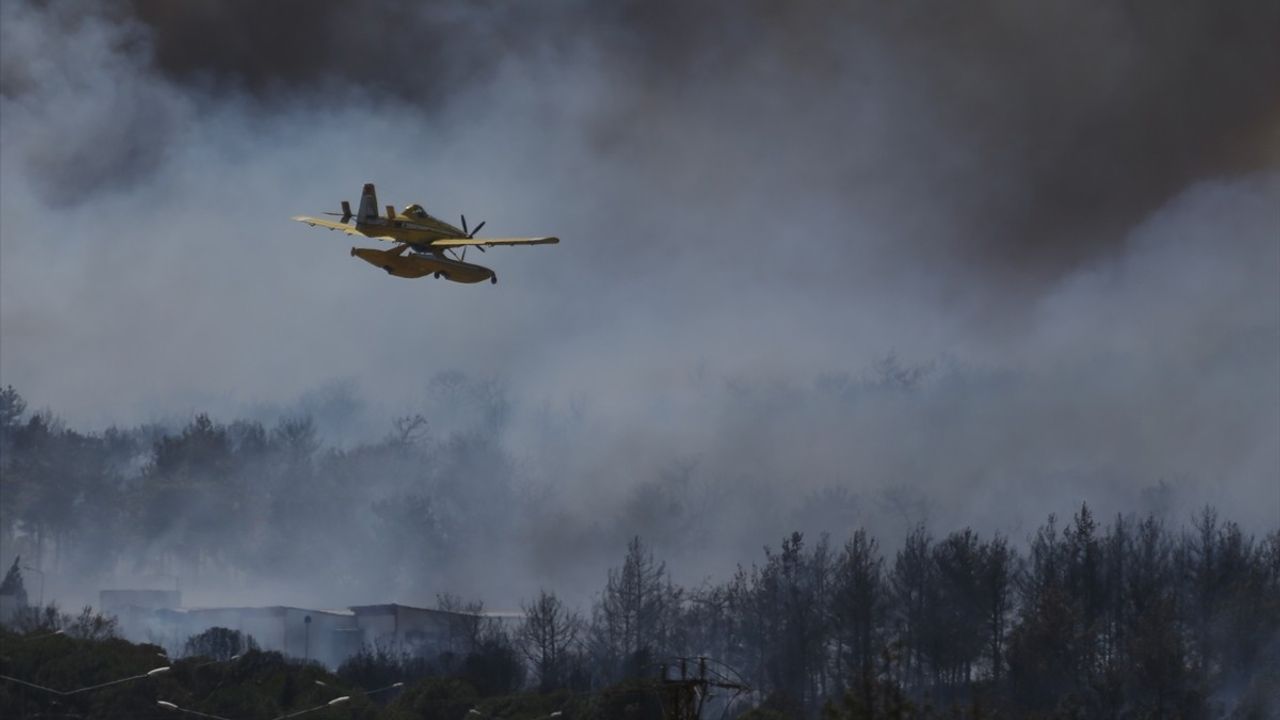 Çanakkale'de Orman Yangınına Müdahale Devam Ediyor