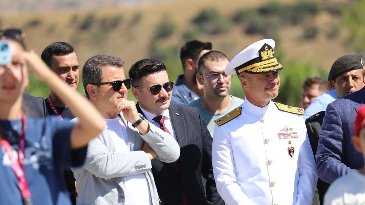 Çanakkale Valisi Ömer Toraman, Gökçeada'da TEKNOFEST'i Ziyaret Etti