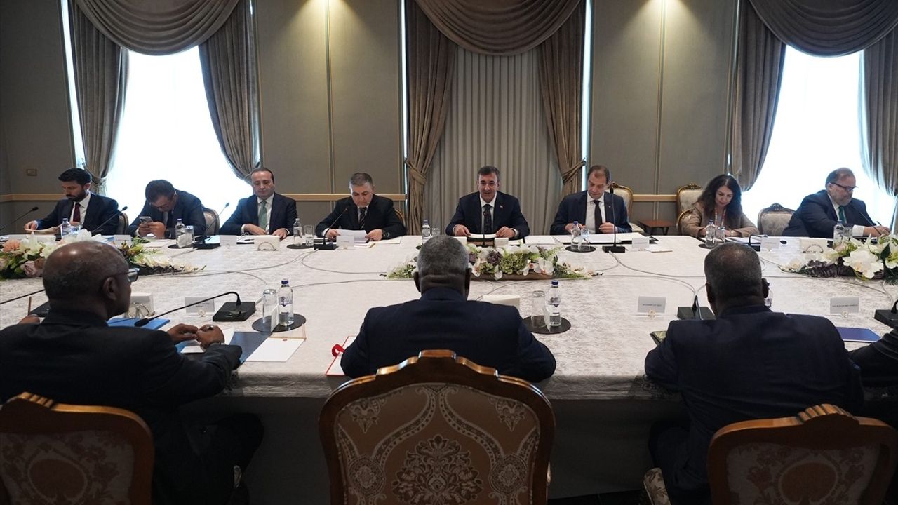 Cevdet Yılmaz ve Kongo Başbakanı Makosso: İşbirliği Vurgusu