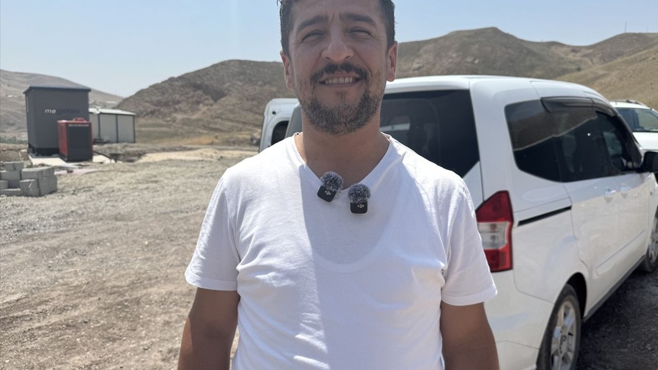 Ceylan Ertem'in Sahiplendiği Köpek Hakkari'den İzmir'e Ulaşıyor