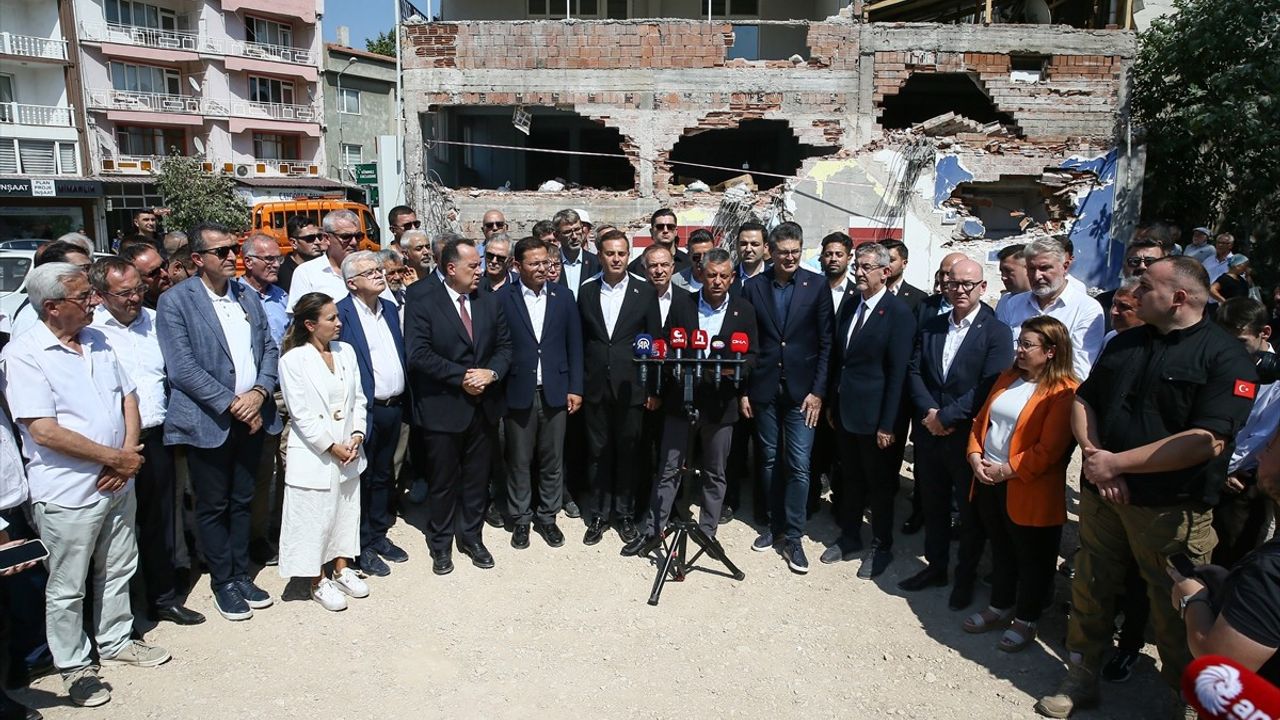 CHP Genel Başkanı Özgür Özel'den Sındırgı'ya Ziyaret