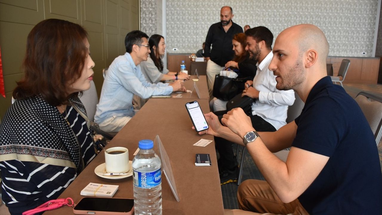 Çinli Turizmciler Karadeniz'in Cennet Güzelliklerini Keşfetti