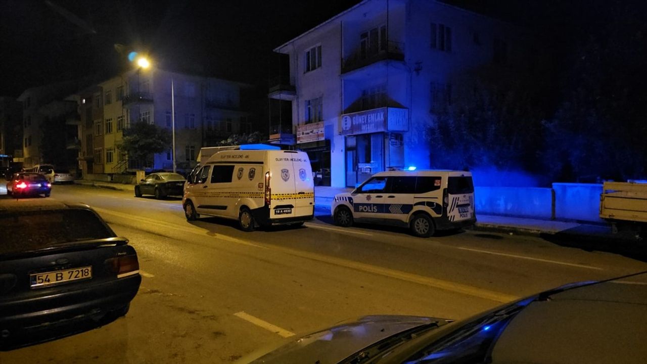 Çorum'da Balkondan Silahla Ateş Eden Zanlı Yakalandı