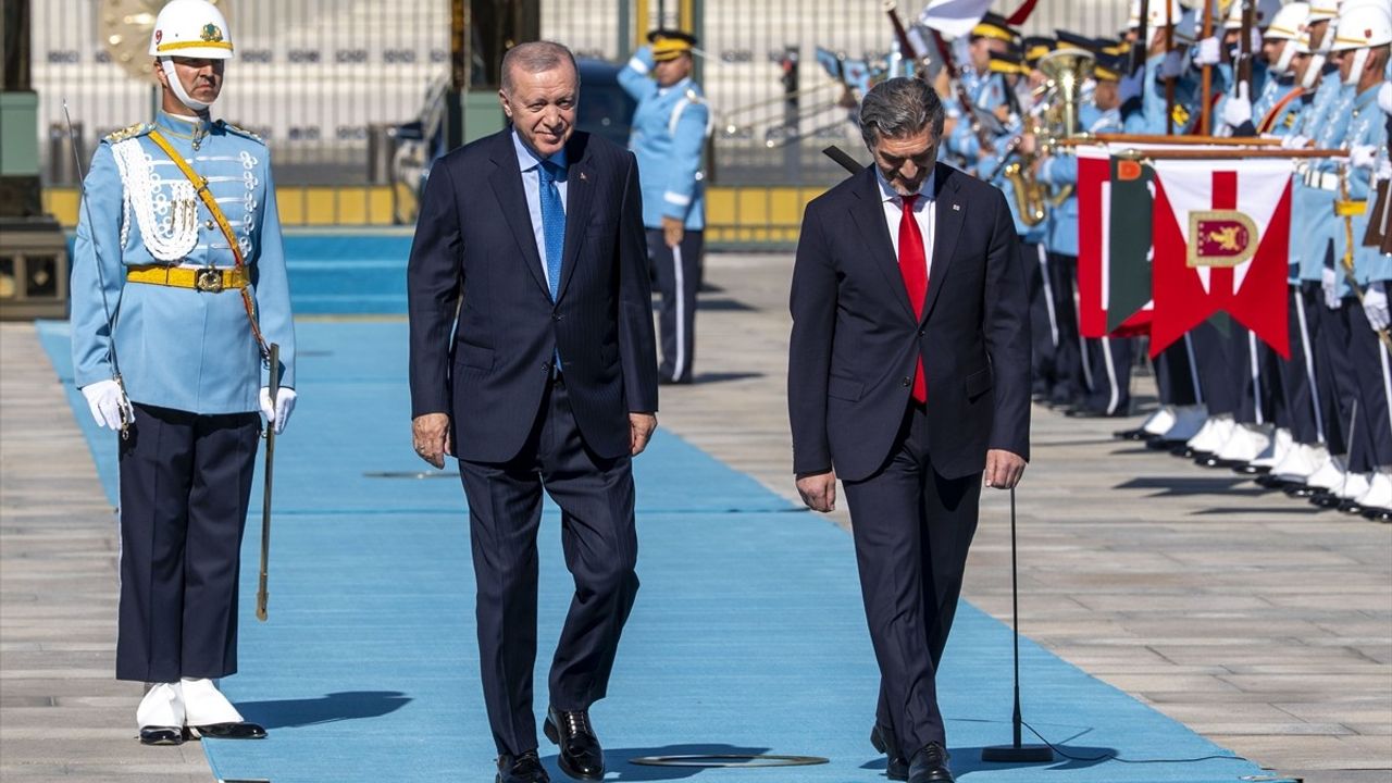 Cumhurbaşkanı Erdoğan, Gürcistan Cumhurbaşkanı Kavelashvili'yi Onurlandırdı