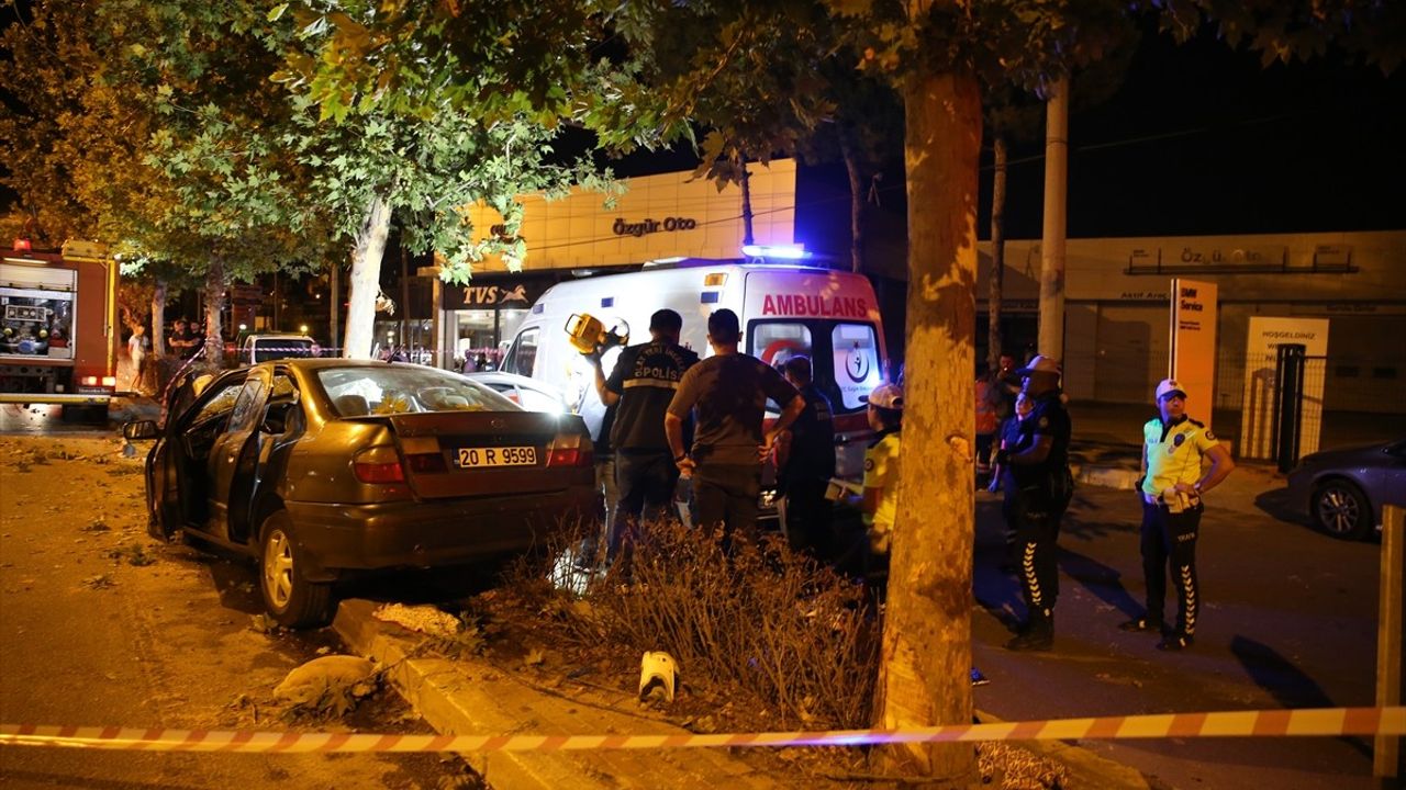 Denizli'de Trafik Kazası: İki Kişi Hayatını Kaybetti