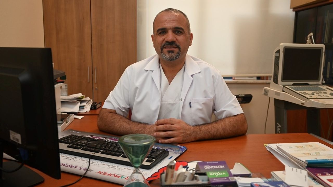 Denizli'de Yutulan Pil Endoskopi ile Çıkarıldı