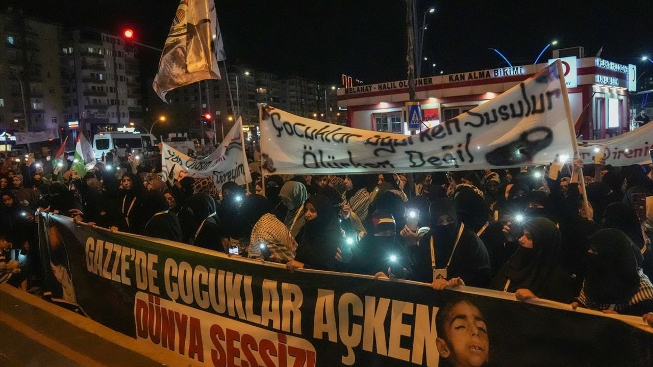 Diyarbakır'da Gazze'ye Destek Gösterisi
