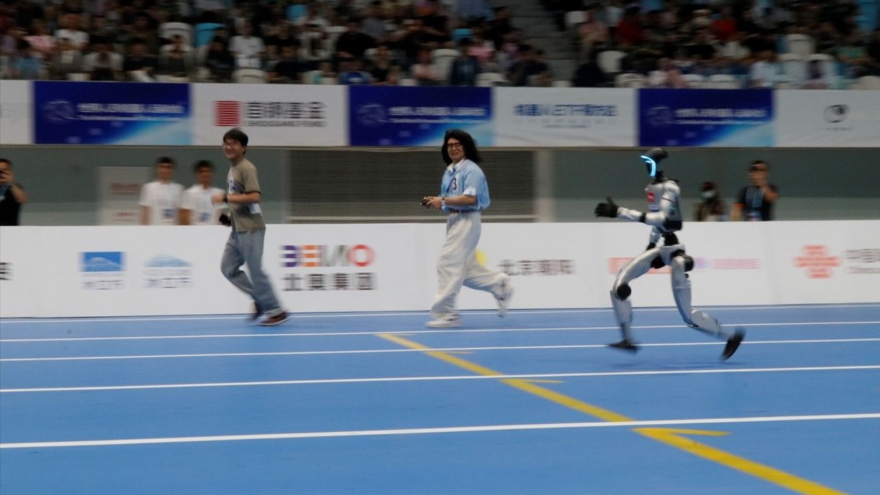Dünya İnsansı Robot Oyunları Pekin'de Devam Ediyor