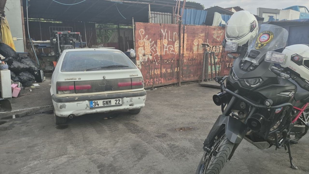 Edirne'de Motosiklet Kazası: Sürücü Olay Yerini Terk Etti