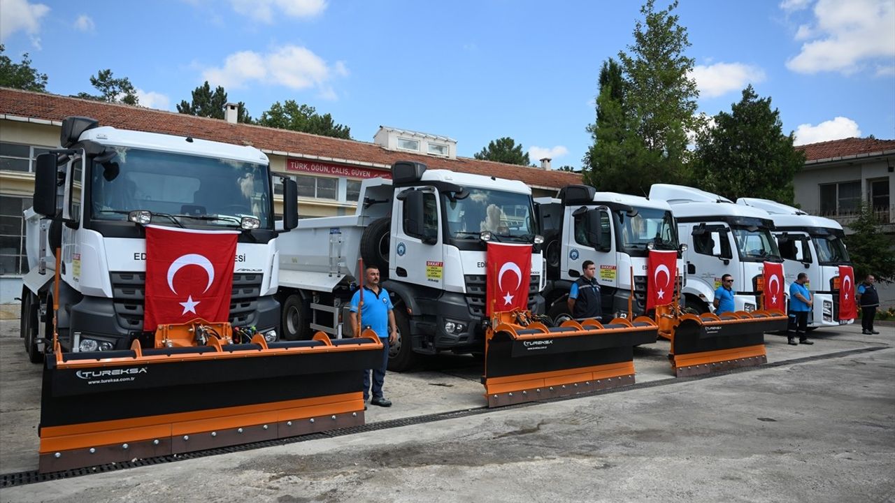 Edirne Köylerine Yangın İçin Su Tankeri Dağıtımı