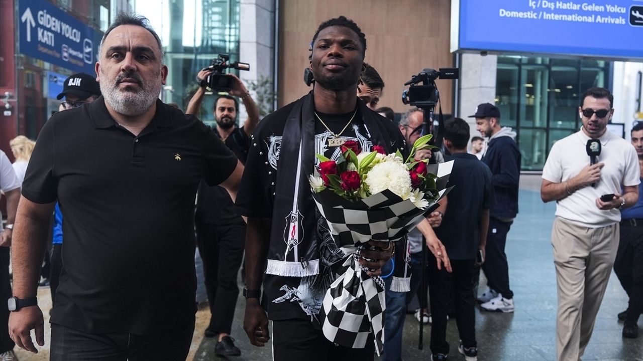 El Bilal Toure Beşiktaş'a Geldi