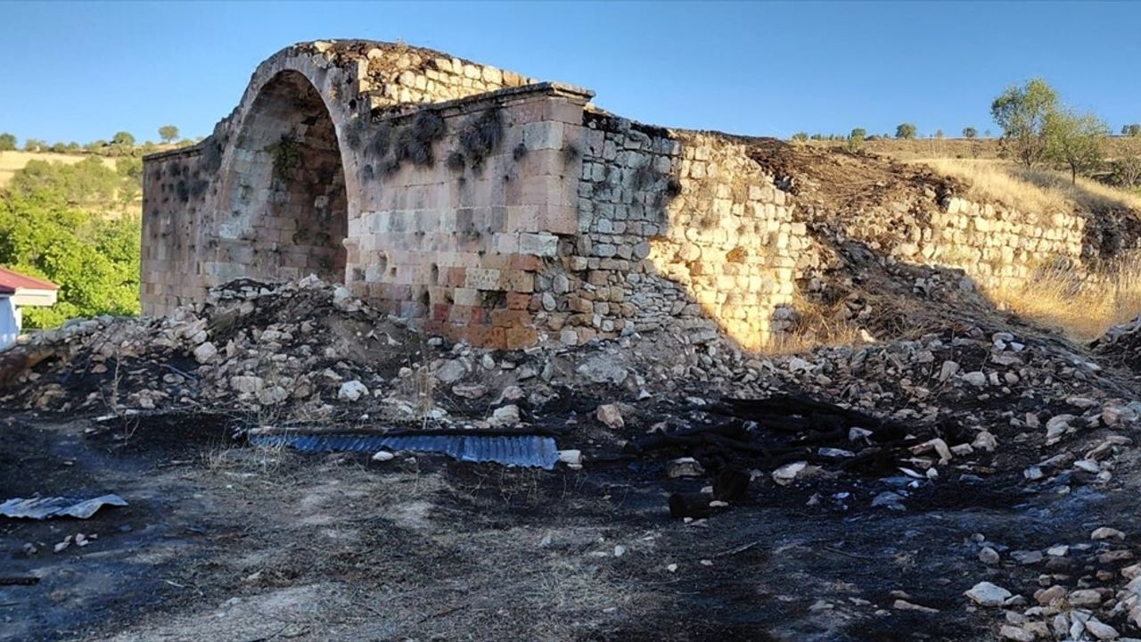 Elazığ'da Yangın Kontrol Altına Alındı