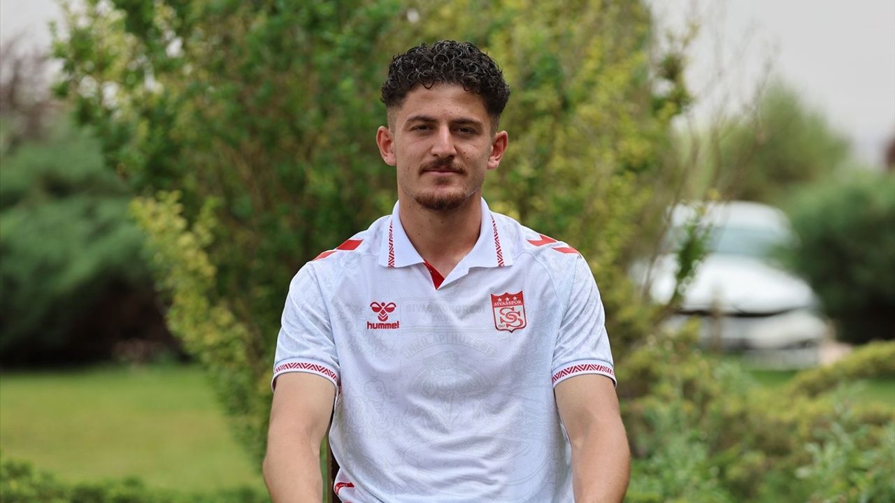 Emirhan Başyiğit'ten Taraftarlara Çağrı: 'Sivasspor'u Destekleyin'