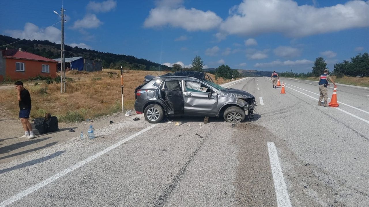Erzincan'da Feci Kaza: 1 Çocuk Hayatını Kaybetti, 3 Yaralı
