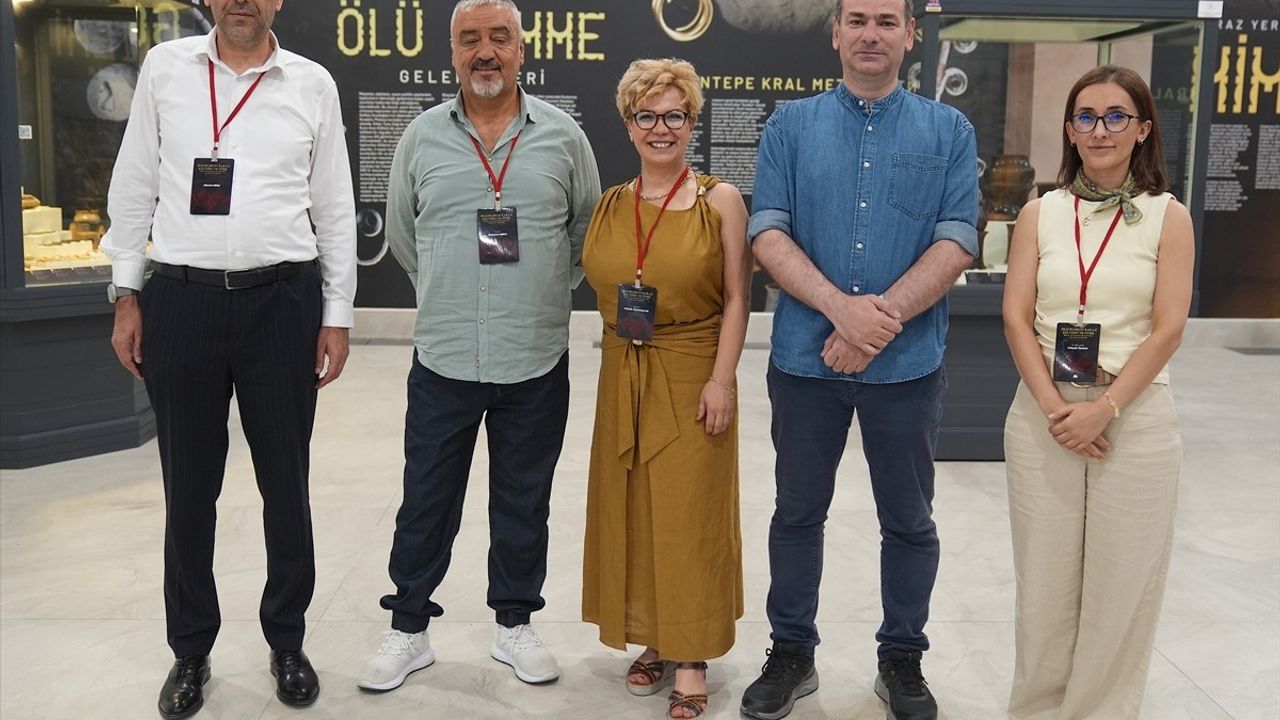 Erzurum'da 5 Bin 500 Yıllık Karaz Kültürü Eserleri Sergileniyor