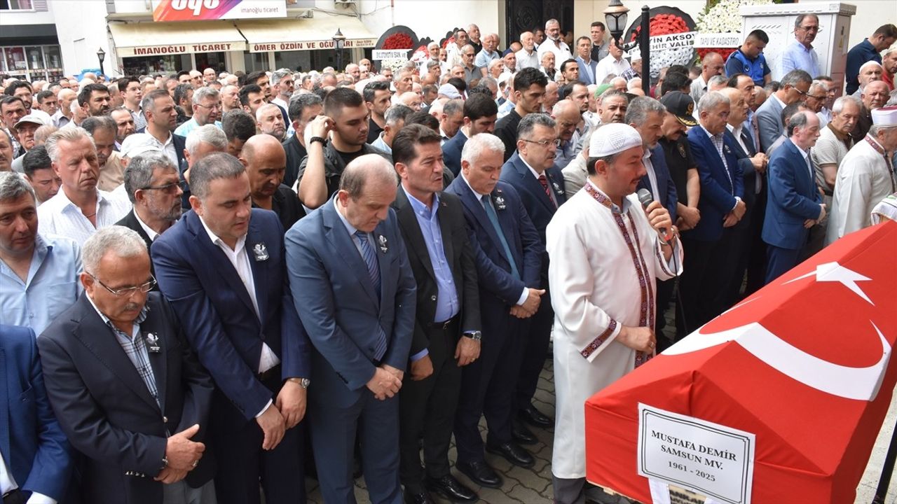 Eski Bakan Mustafa Demir Son Yolculuğuna Uğurlandı