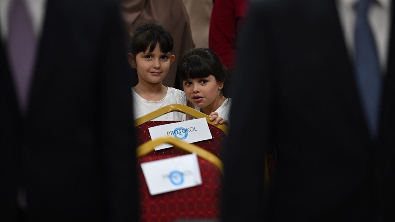 Filistinli Öğrenciler Yaz Okulu Kapanış Programını Gerçekleştirdi