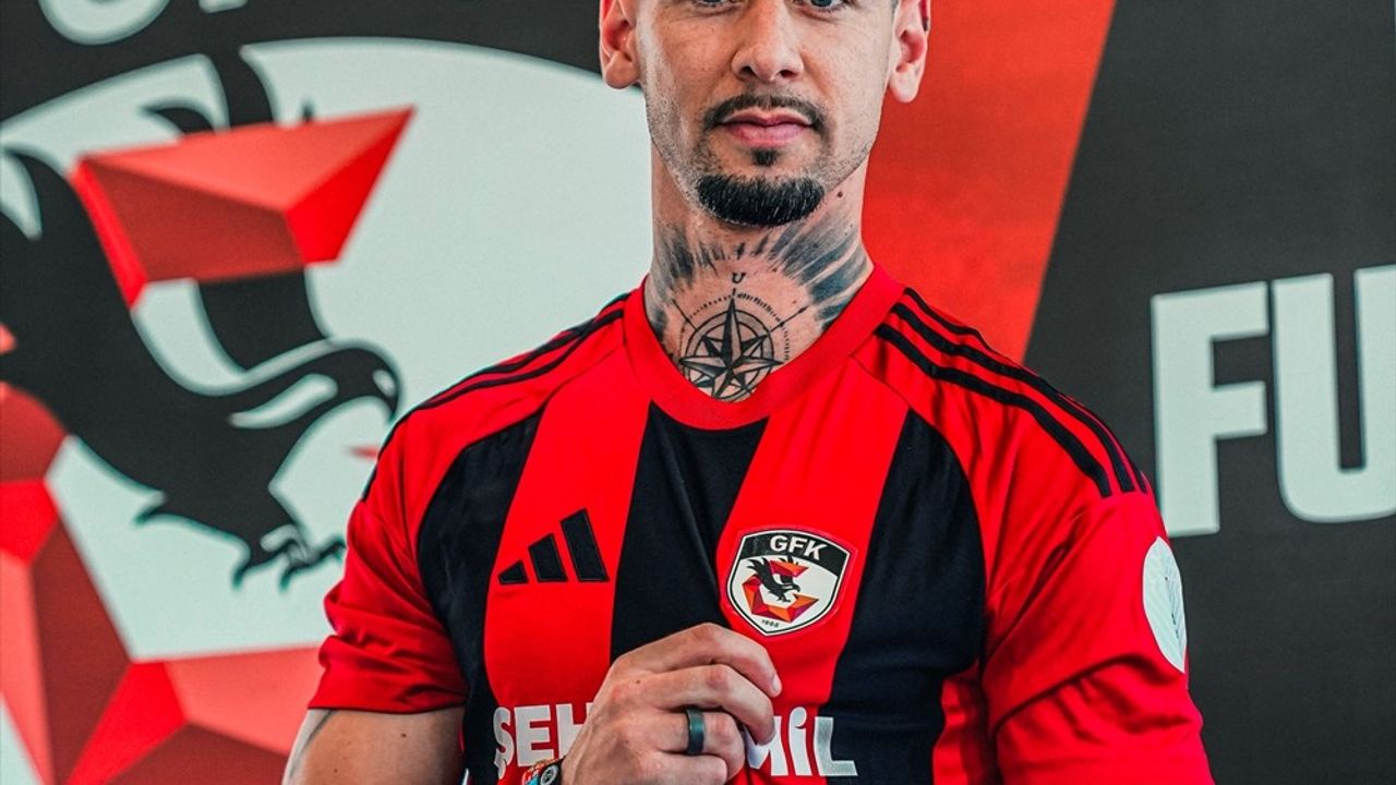 Gaziantep FK, İspanyol Futbolcu Luis Perez ile Anlaştı