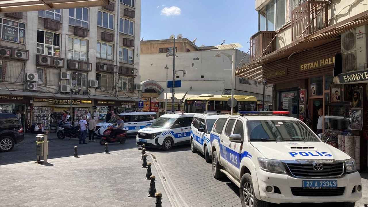 Gaziantep'te Kaçak Cep Telefonu Satıcılarına Operasyon