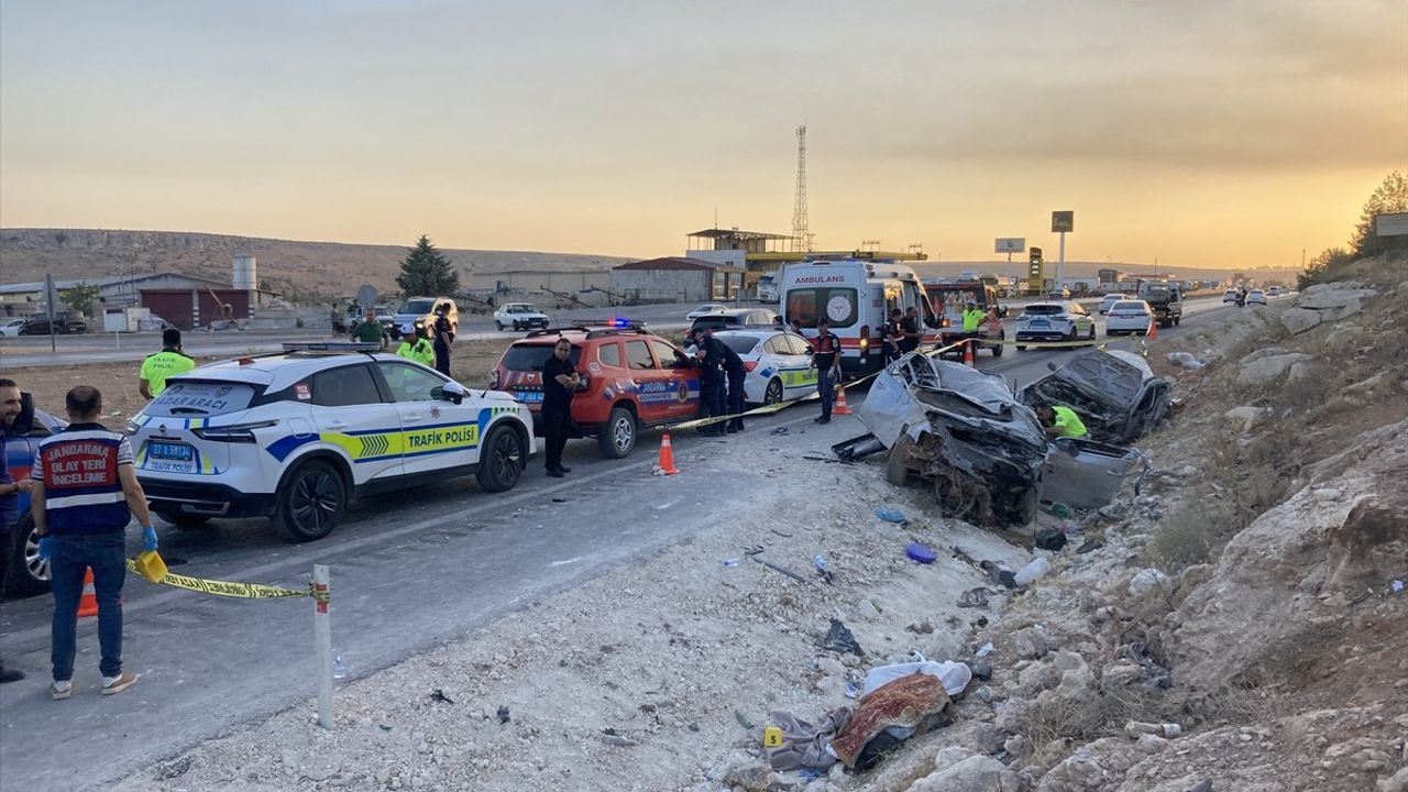 Gaziantep'te Otomobil Kazası: 3 Ölü, 3 Yaralı