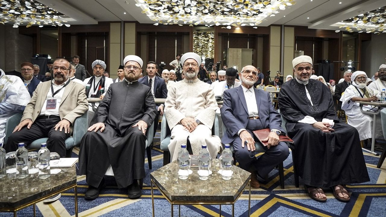 Gazze İçin Uluslararası Dayanışma Konferansı Devam Ediyor
