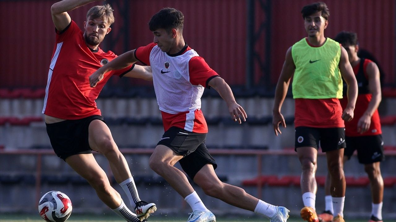 Gençlerbirliği'nde Yeni Transfer Adama Traore İlk Antrenmanına Çıktı