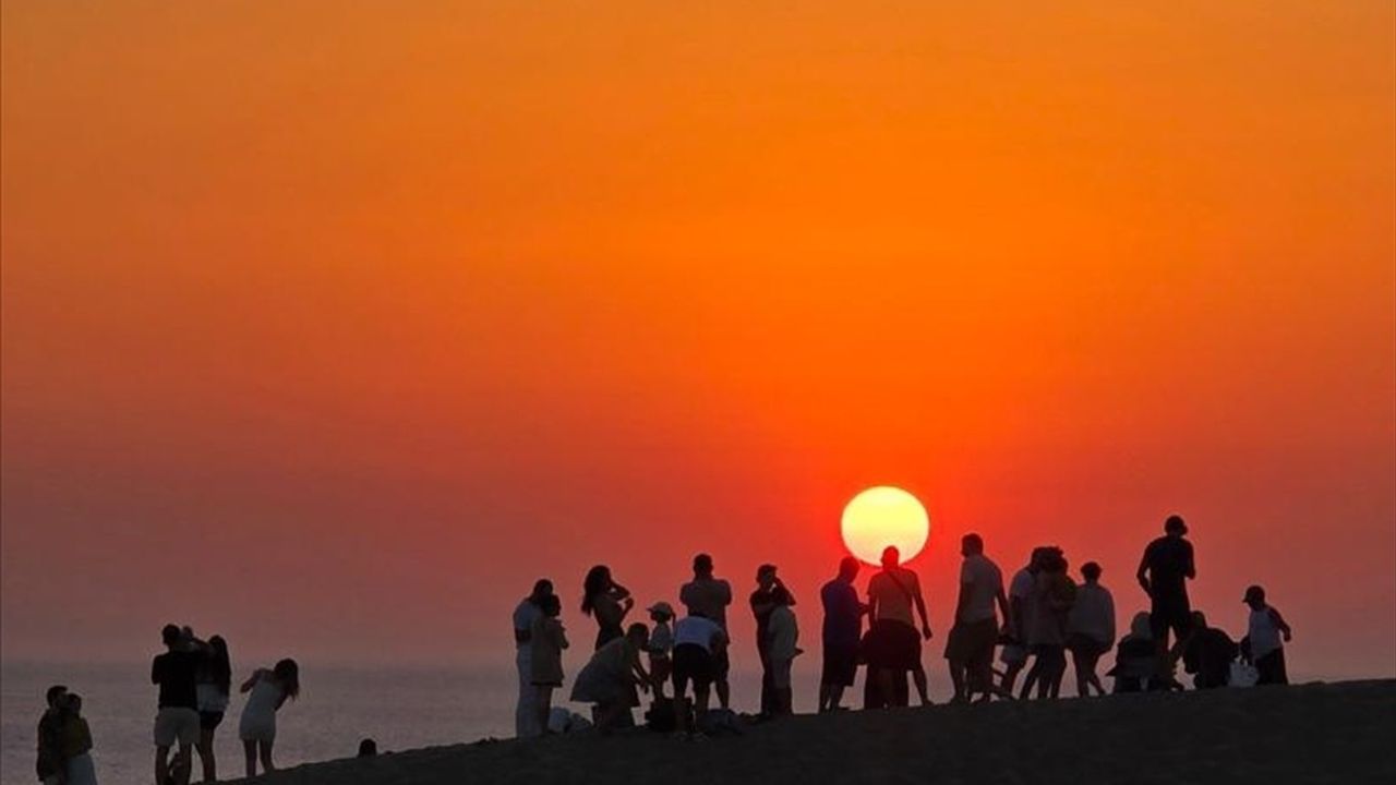 Gün Batımında Patara Kum Tepeleri: Eşsiz Bir Deneyim