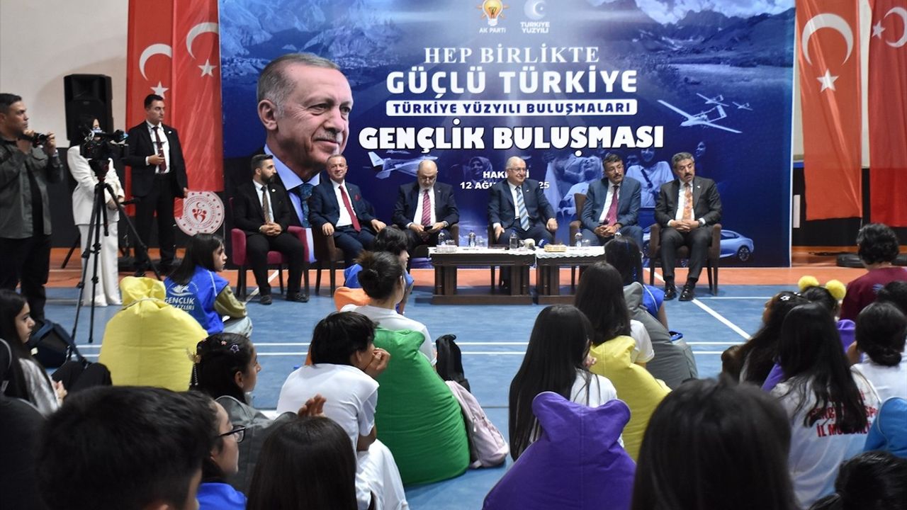 Hakkari'de Gençlik Buluşması: Bakan Güler'den Gençlere Güçlü Mesajlar