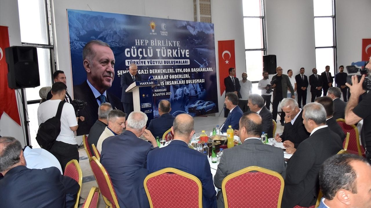Hakkari'de Türkiye Yüzyılı Buluşmaları: Milli Savunma Bakanı Güler'den Önemli Açıklamalar