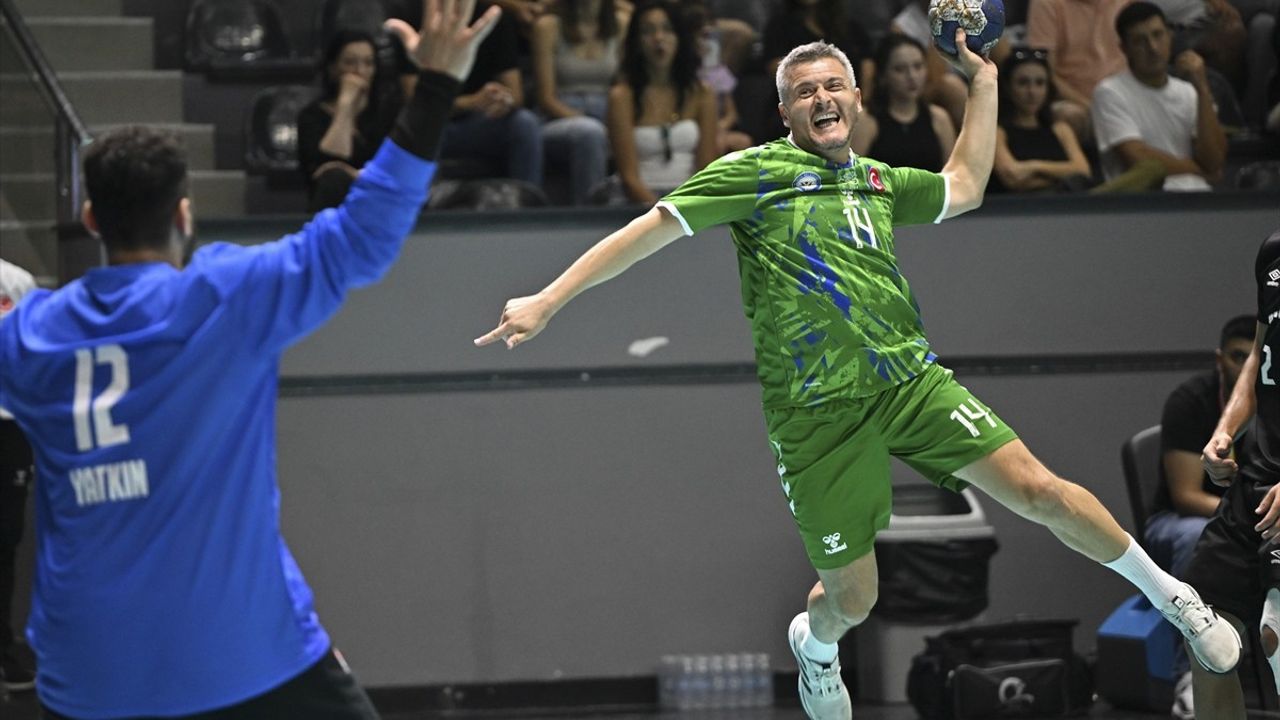 Hentbol Erkekler Süper Kupa Dörtlü Finali: Nilüfer Belediyespor Kupayı Kazandı