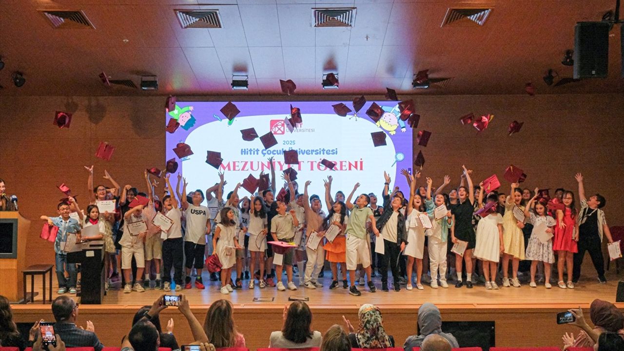 Hitit Çocuk Üniversitesi Mezuniyet Töreni Coşkuyla Gerçekleşti