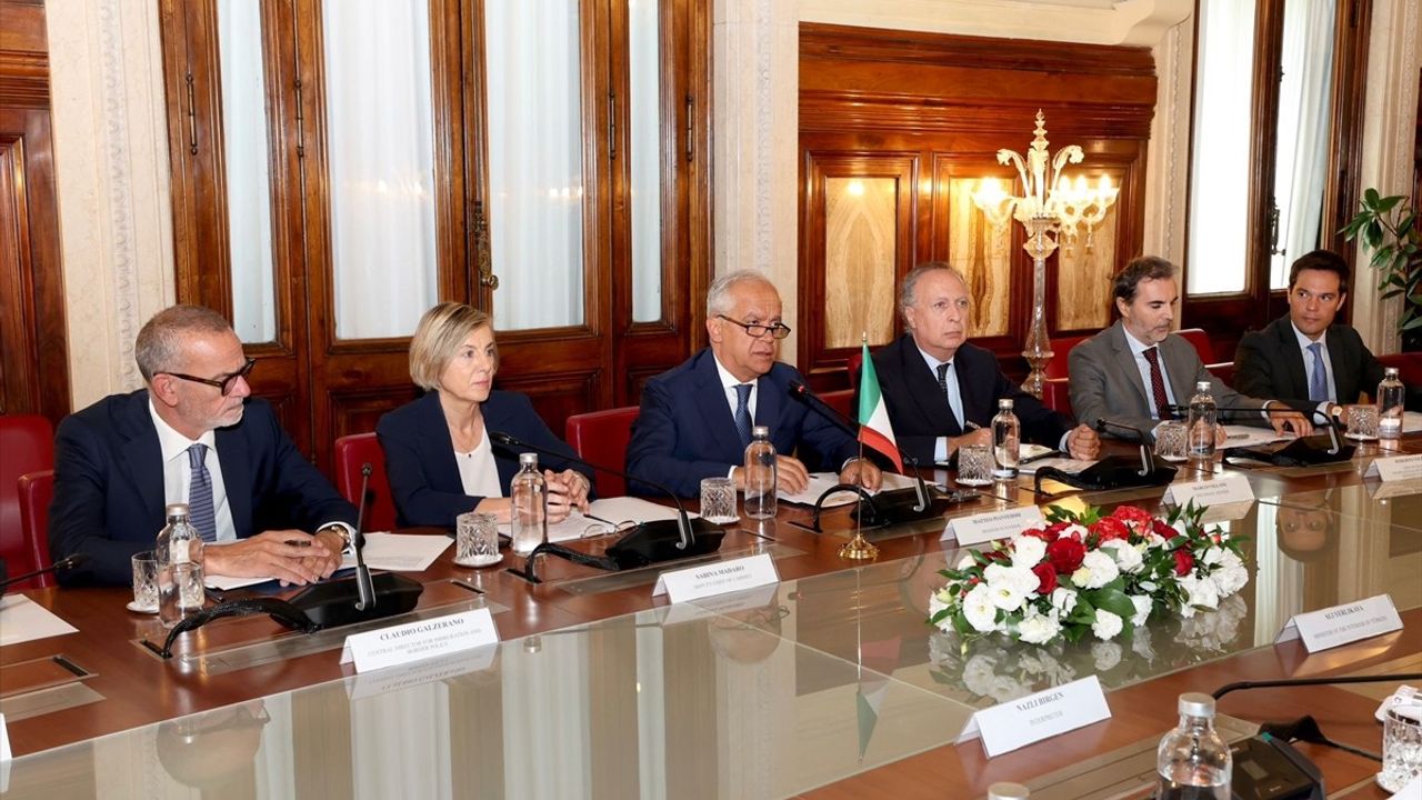 İçişleri Bakanı Yerlikaya, İtalya'da Güvenlik Konularını Ele Aldı