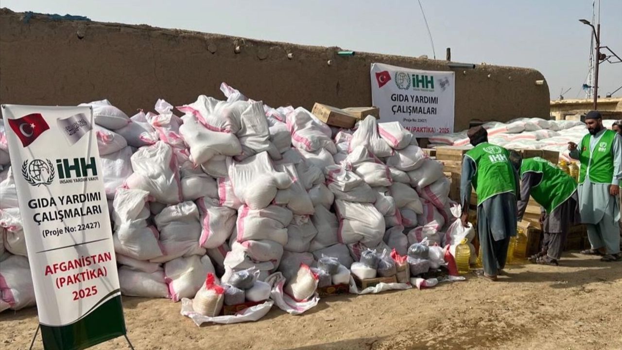İHH'nın Afganistan'da Gıda Yardımı