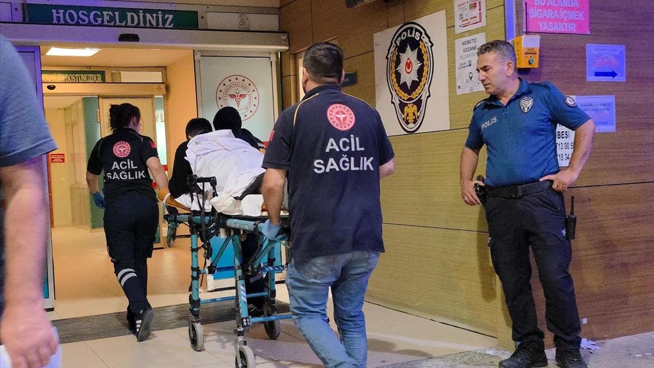 İnegöl'de Güvenlik Görevlisi Bıçakla Yaralandı