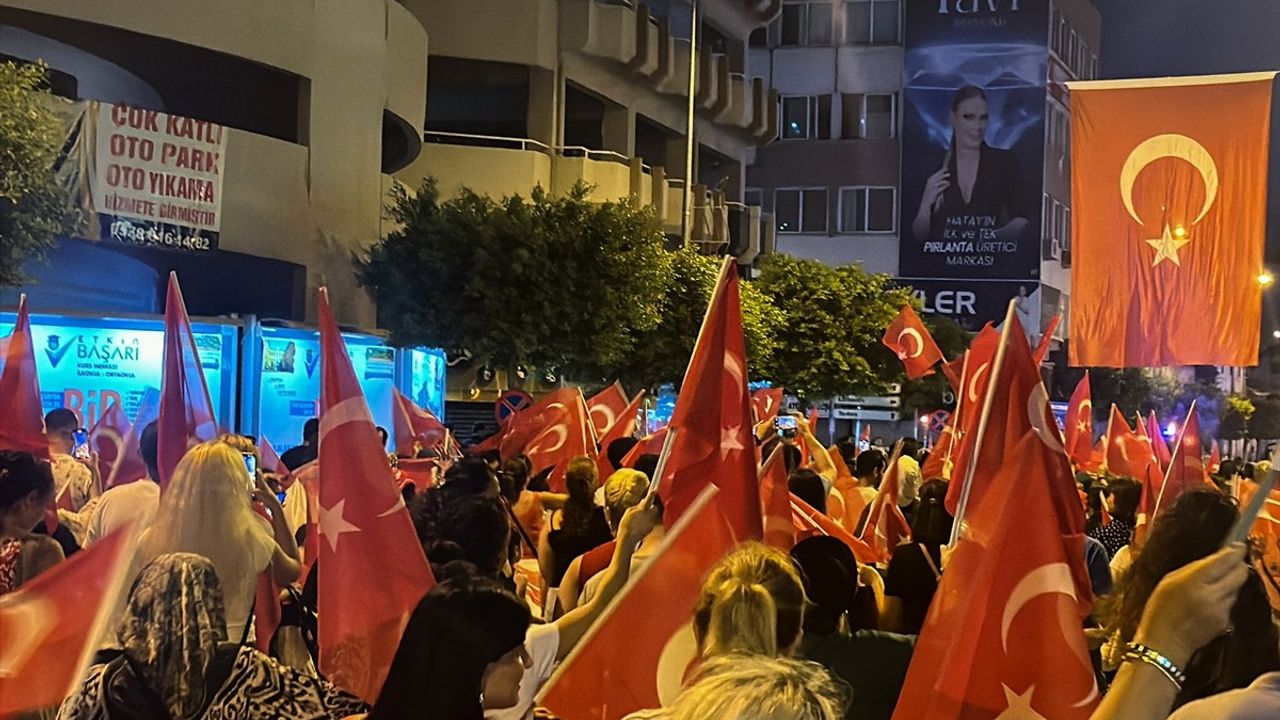 İskenderun'da 30 Ağustos Zafer Bayramı Fener Alayı