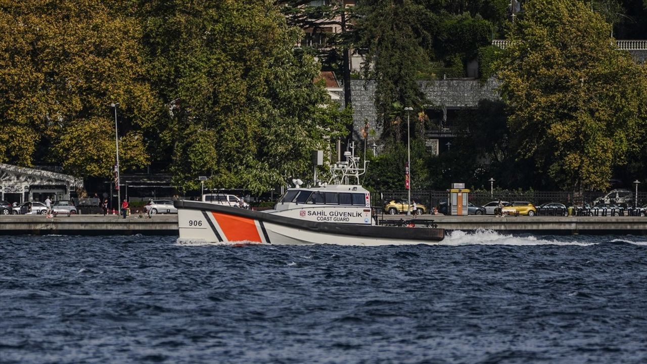 İstanbul Boğazı'ndaki Kayıp Rus Yüzücü için Arama Çalışmaları Devam Ediyor