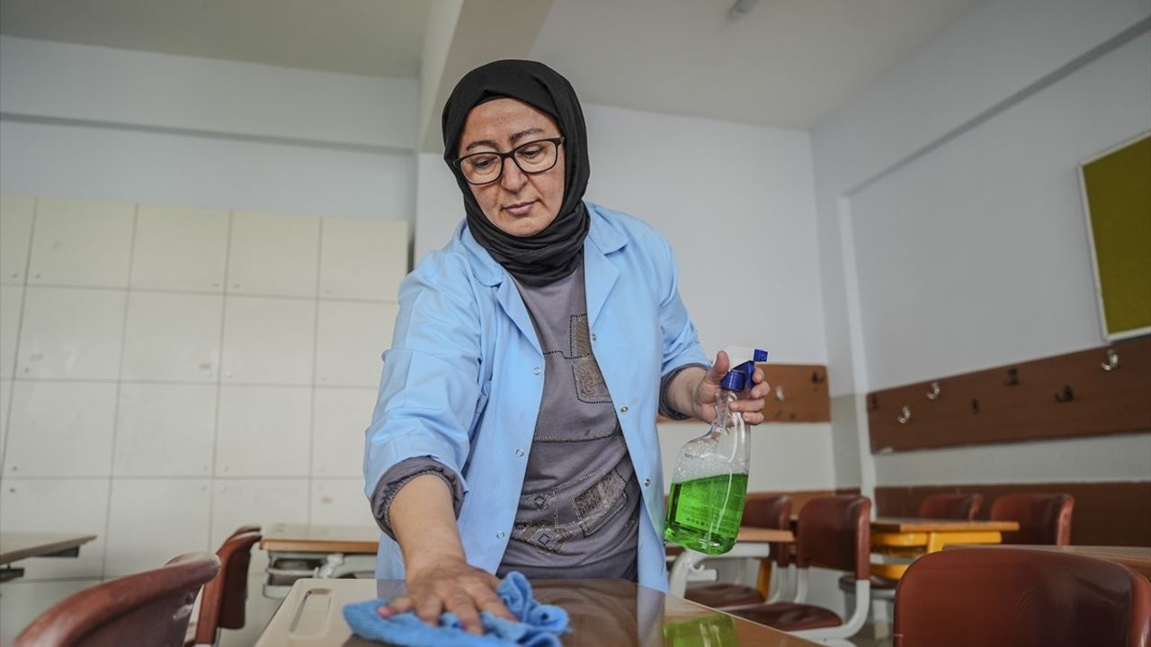 İstanbul'da Eğitim Yılı Hazırlıkları Tüm Hızıyla Devam Ediyor