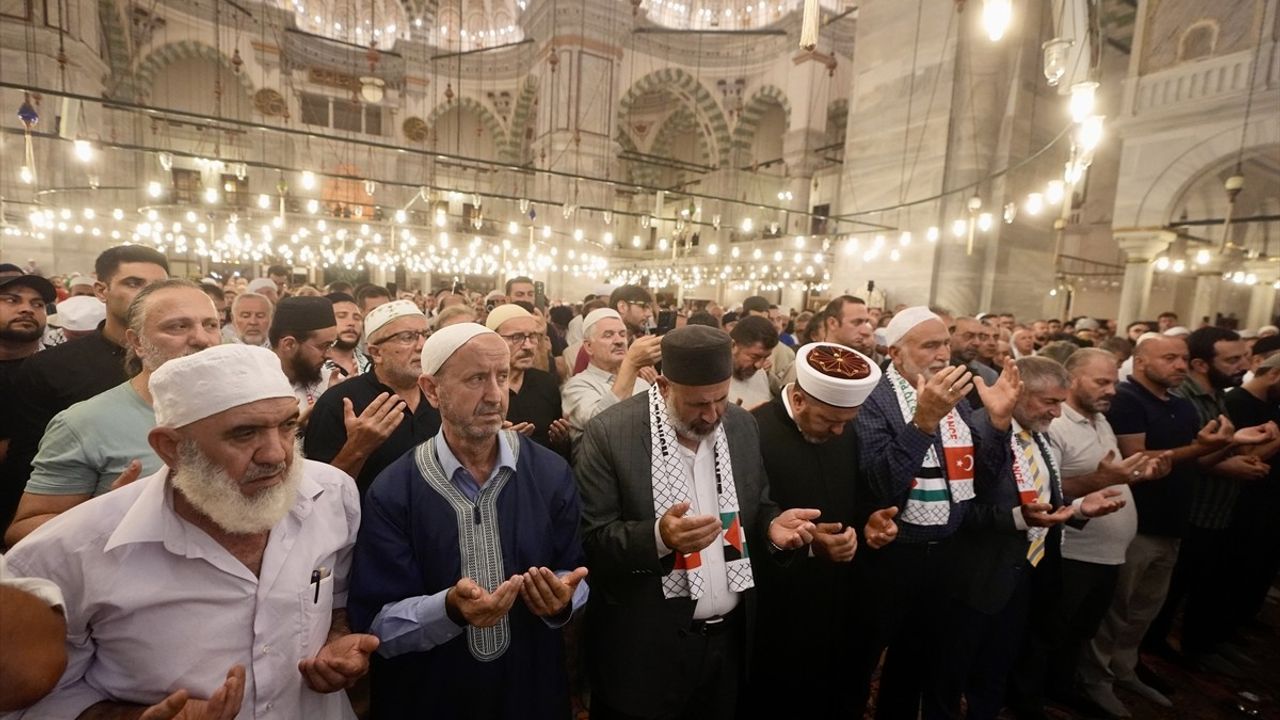İstanbul'da Gazze İçin Dua Etme Etkinliği