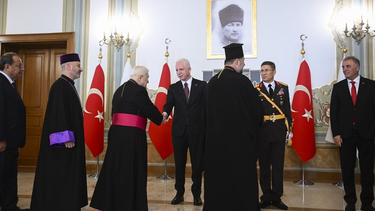 İstanbul Valisi Gül, 30 Ağustos Zafer Bayramı'nda Tebrikleri Kabul Etti