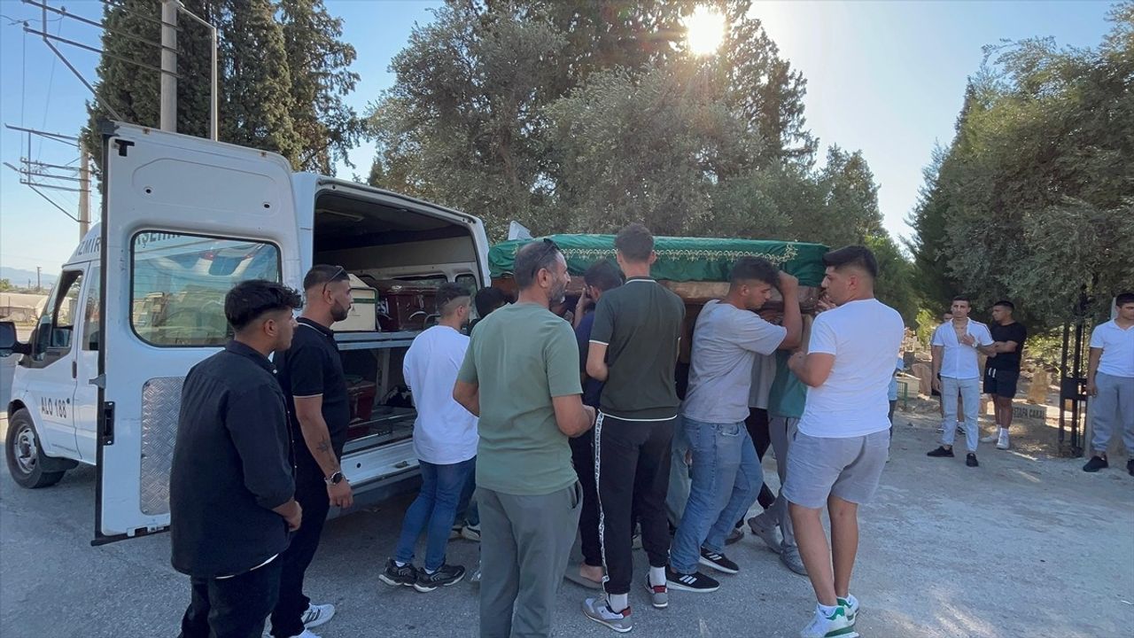 İzmir'de Baraj Gölünde Boğulan Çocuğun Cenazesi Defnedildi