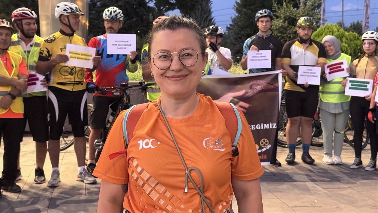 Kadın Bisikletçilerden Orman Yangınlarına Dikkat Çekici Pedal Seferberliği