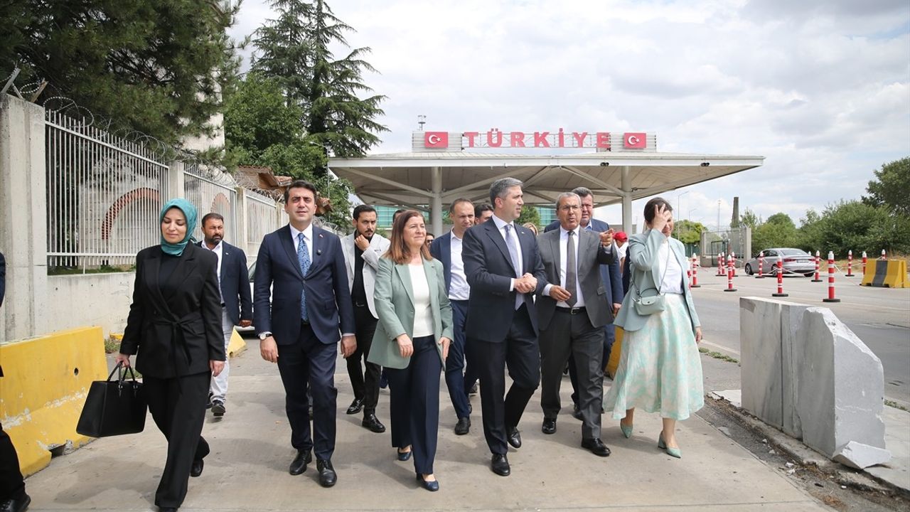 Kapıkule'deki Gurbetçi Buluşması: Zafer Sırakaya'dan Vatan Sevgisi Mesajı