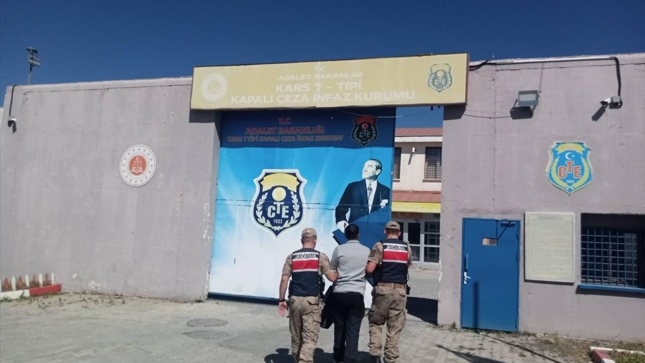 Kars'ta 22 Suç Kaydı Olan Firari Hükümlü Yakalandı