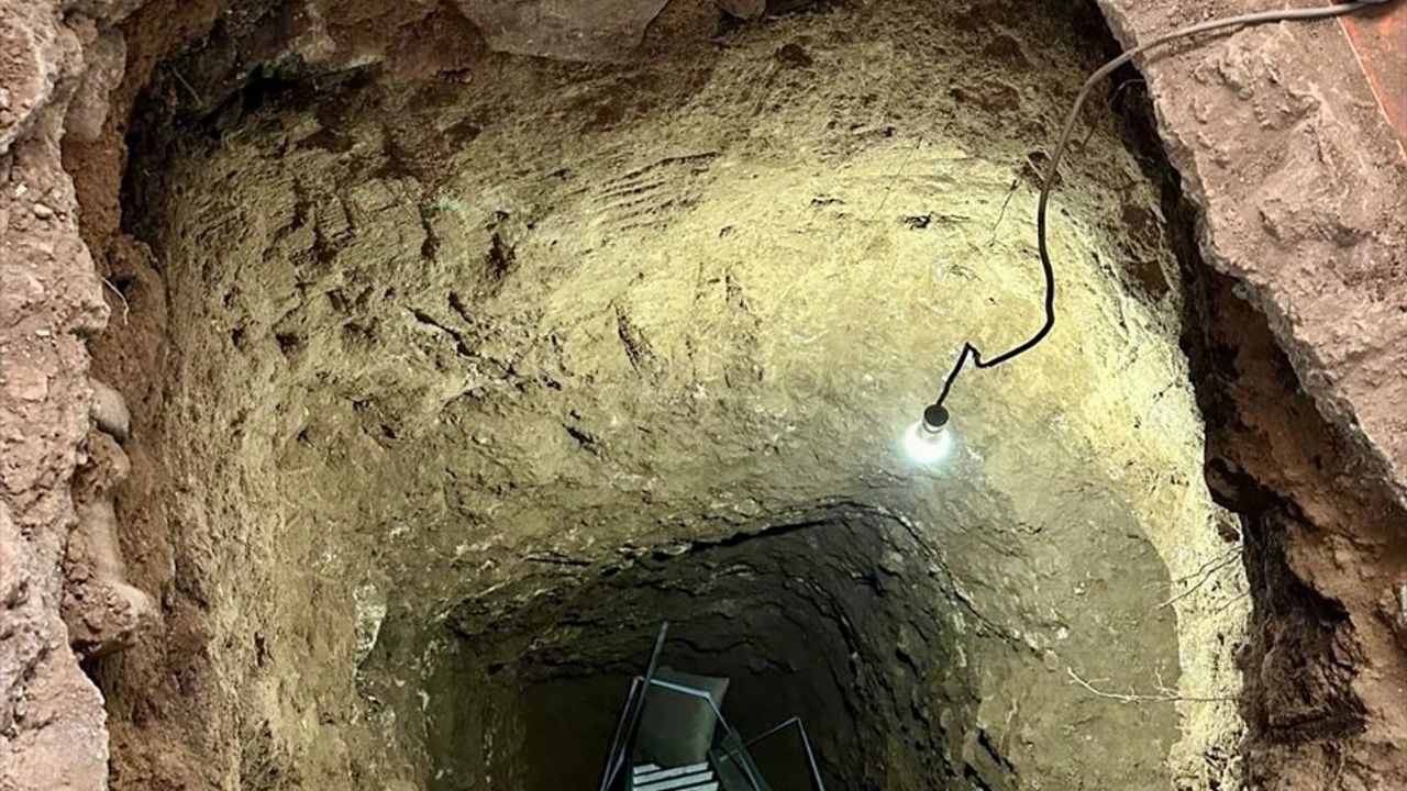 Kars'ta Kaçak Kazı Operasyonu: 5 Şüpheli Suçüstü Yakalandı