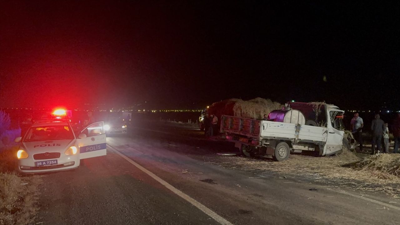 Kars'ta Üç Araçlı Trafik Kazası: 1 Ölü, 3 Yaralı