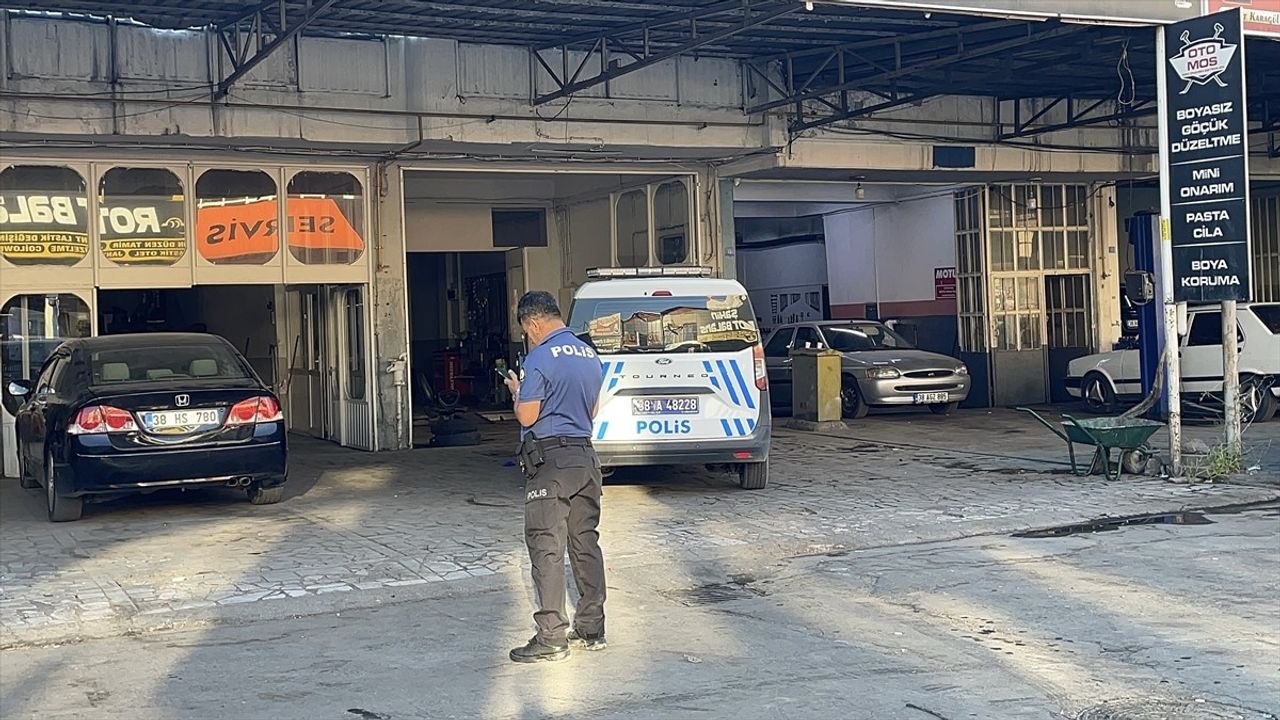 Kayseri'de Oto Tamirhanesinde Silahlı Kaza