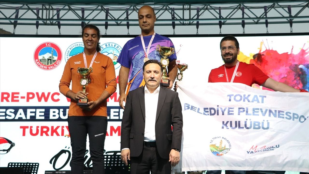 Kayseri'deki Yamaç Paraşütü Şampiyonası Sona Erdi