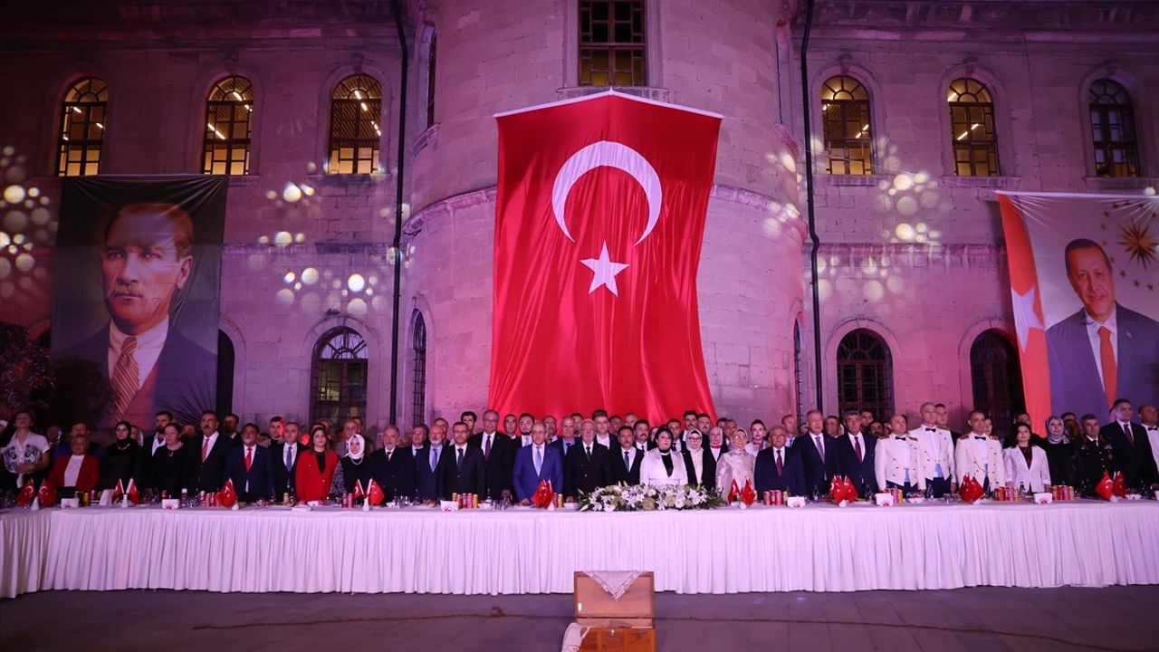 Kayseri ve Niğde'de 30 Ağustos Zafer Bayramı Coşkuyla Kutlandı