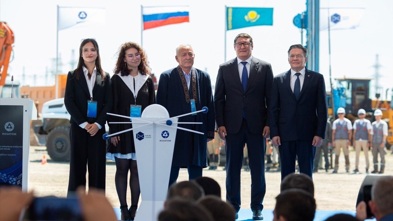 Kazakistan'ın İlk Nükleer Enerji Santralinin İnşası Başladı