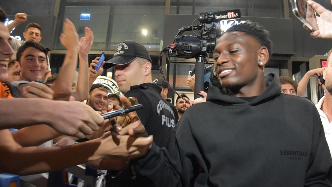 Kazeem Olaigbe Trabzon'a Geldi
